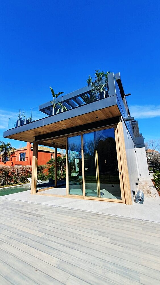 Deck y rooftop con vista a la piscina, Casa Castores